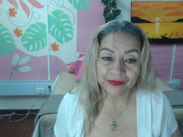 valeria-sexy live cam on BongaCams