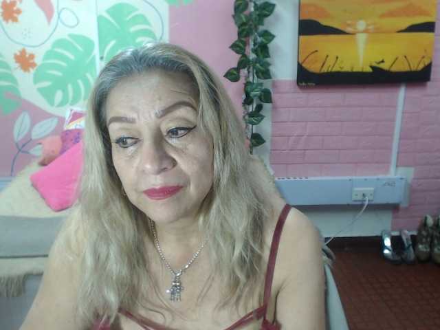 valeria-sexy live cam on BongaCams