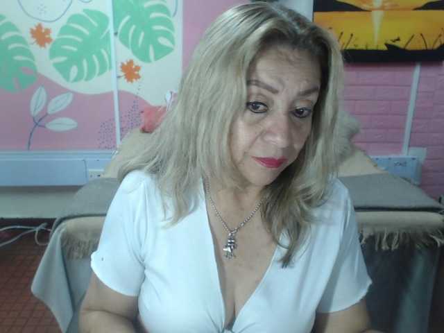 valeria-sexy live cam on BongaCams