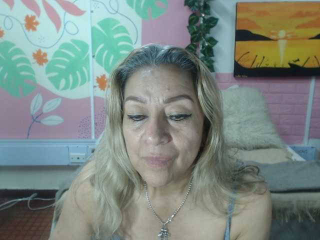 valeria-sexy live cam on BongaCams