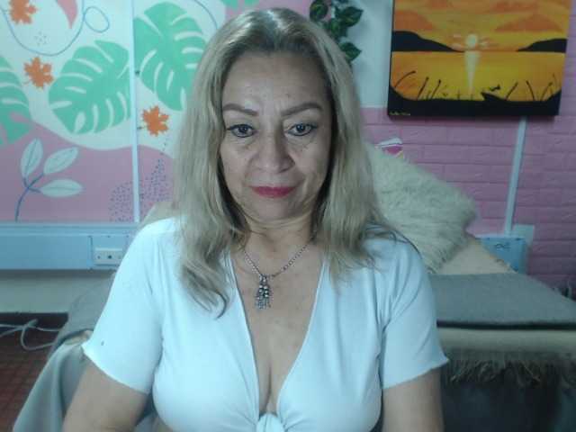 valeria-sexy live cam on BongaCams