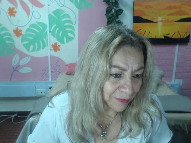 valeria-sexy live cam on BongaCams