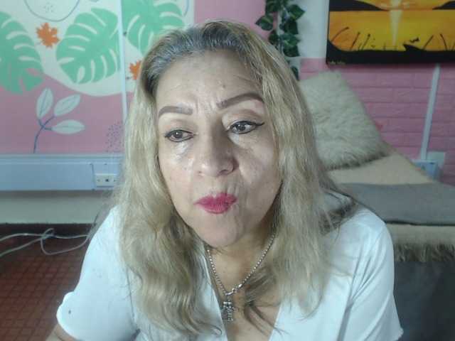 valeria-sexy live cam on BongaCams