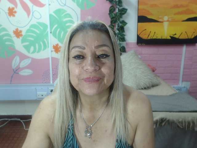 valeria-sexy live cam on BongaCams