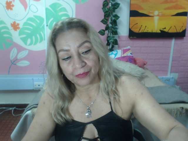 valeria-sexy live cam on BongaCams