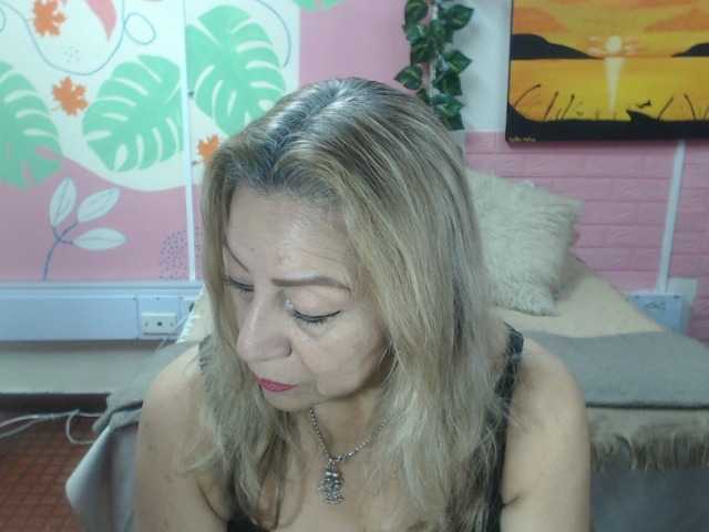 valeria-sexy live cam on BongaCams