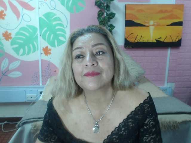 valeria-sexy live cam on BongaCams
