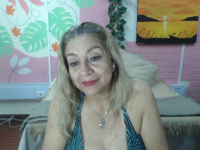 valeria-sexy live cam on BongaCams