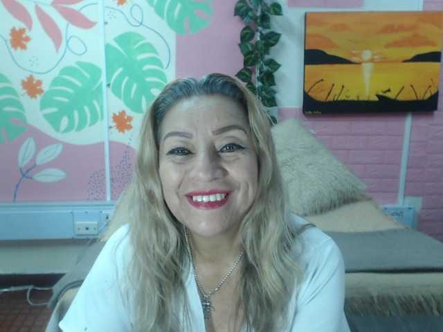 valeria-sexy live cam on BongaCams