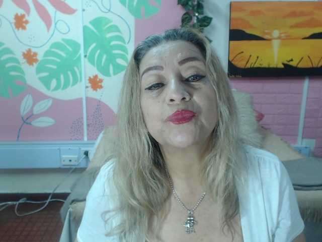 valeria-sexy live cam preview