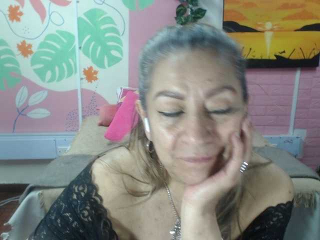 valeria-sexy live cam on BongaCams