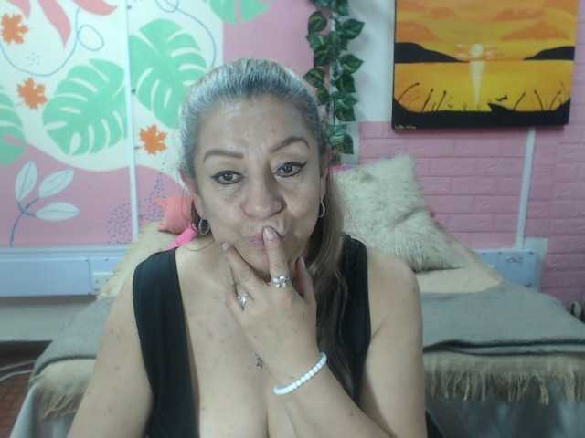 valeria-sexy live cam preview