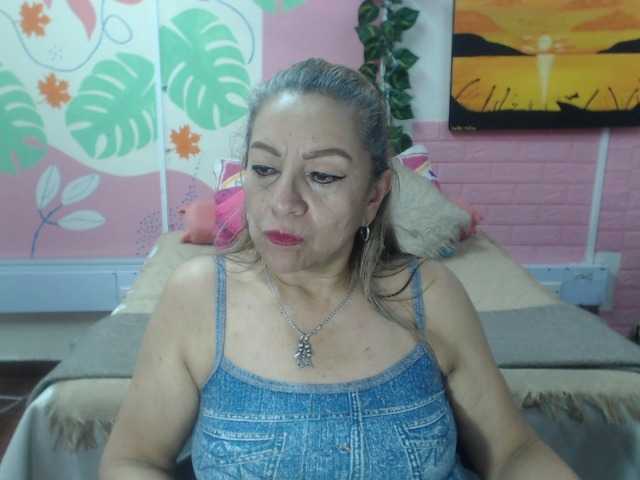 valeria-sexy live cam on BongaCams