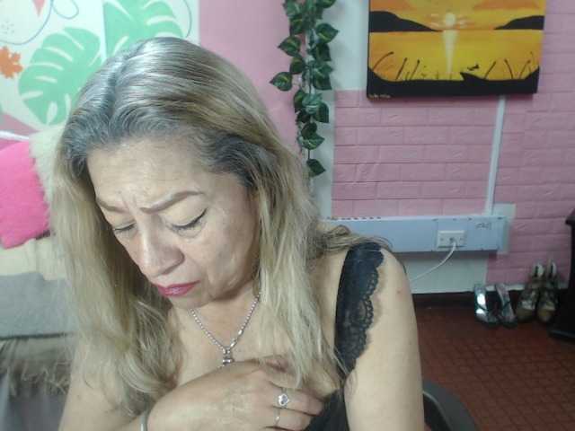 valeria-sexy live cam on BongaCams