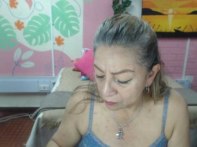 valeria-sexy live cam preview