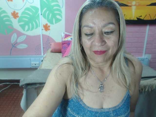 valeria-sexy live cam on BongaCams
