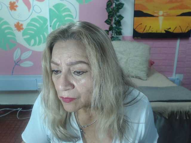valeria-sexy live cam on BongaCams