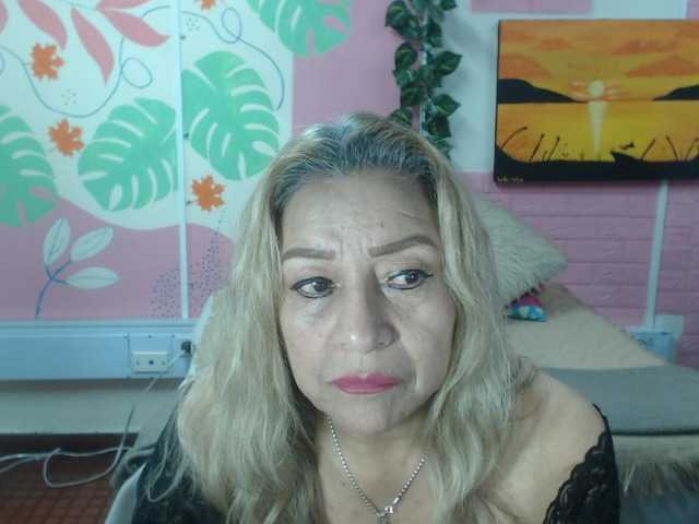 valeria-sexy live cam on BongaCams