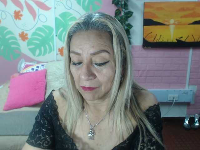 valeria-sexy live cam on BongaCams