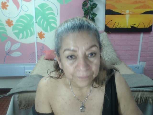 valeria-sexy live cam on BongaCams