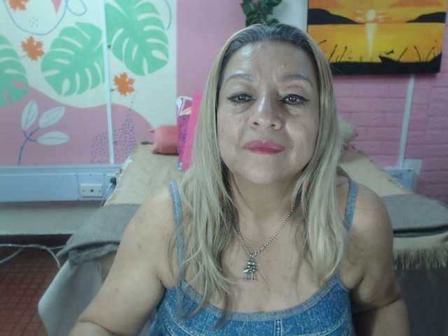 valeria-sexy live cam on BongaCams
