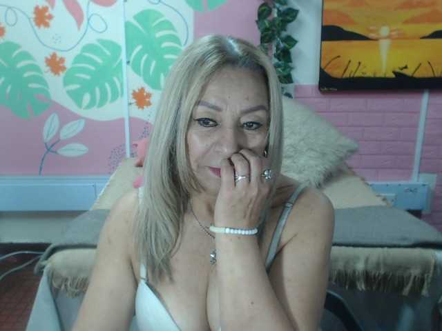 valeria-sexy live webcam show