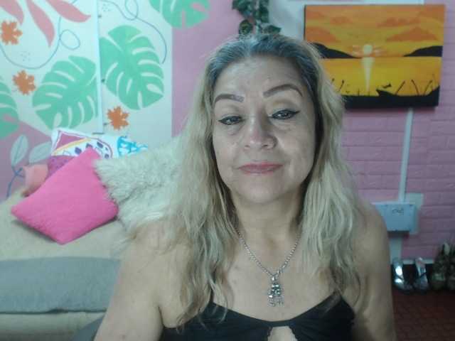 valeria-sexy, en directo ahora en BongaCams