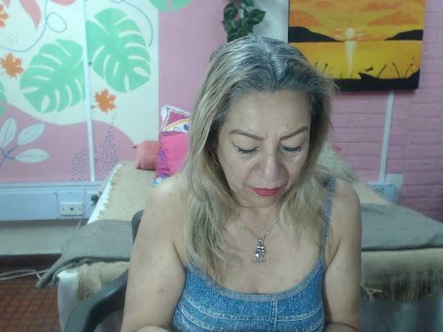 valeria-sexy live cam preview