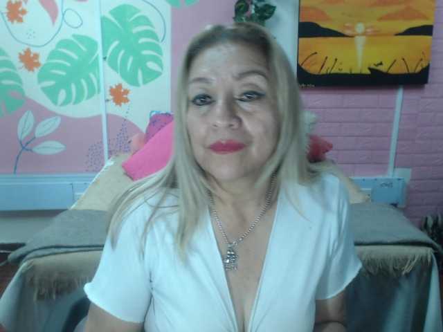 valeria-sexy live cam on BongaCams