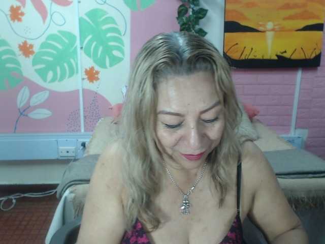 valeria-sexy live cam on BongaCams