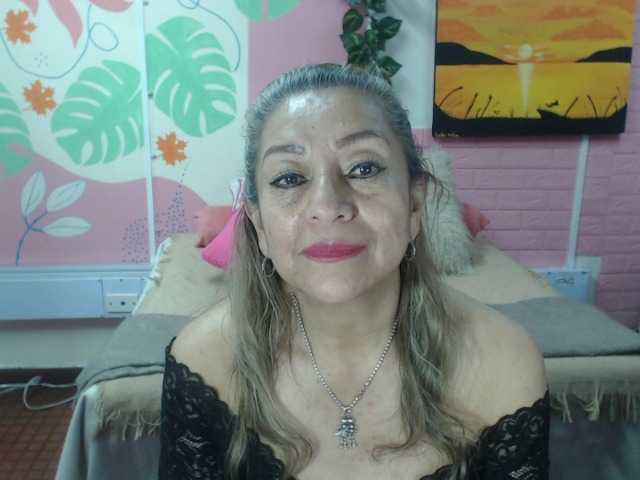 valeria-sexy live cam on BongaCams