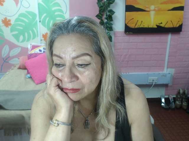 valeria-sexy live cam on BongaCams