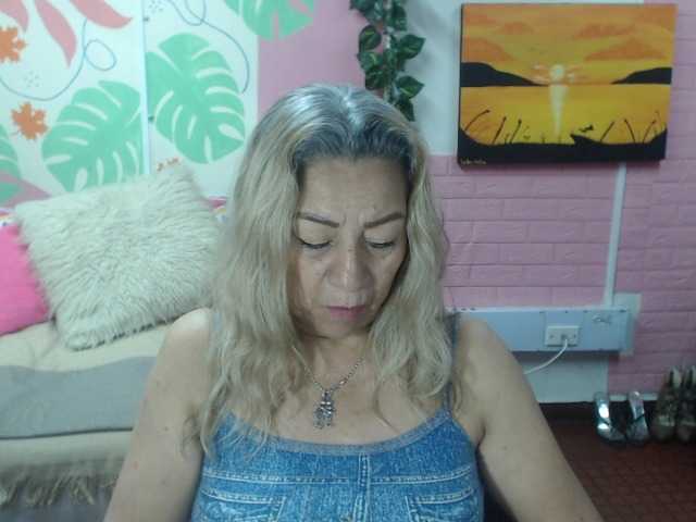 valeria-sexy live cam on BongaCams