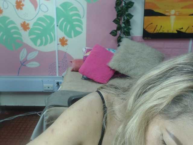 valeria-sexy, en directo ahora en BongaCams