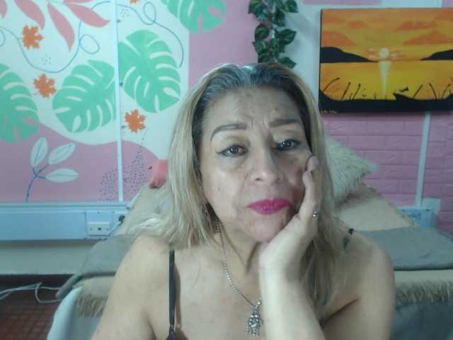 valeria-sexy live cam on BongaCams