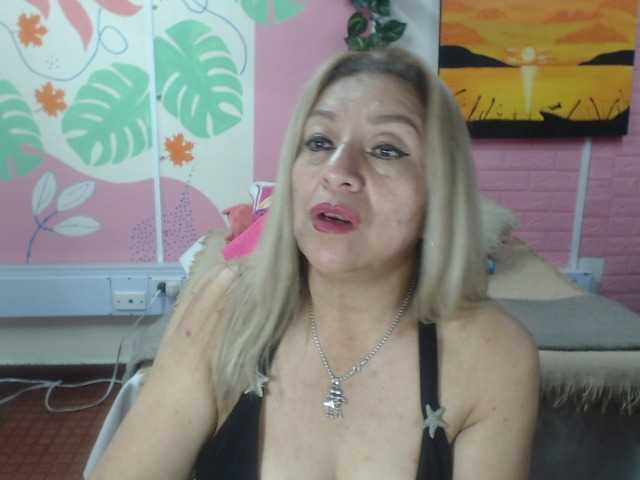 valeria-sexy live cam on BongaCams