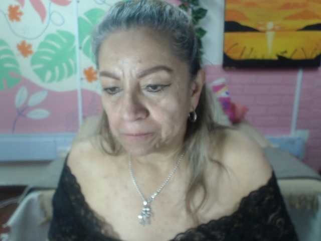 valeria-sexy live cam on BongaCams
