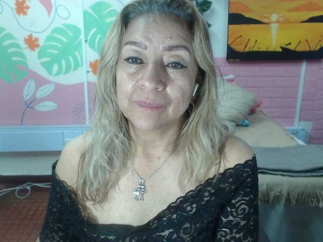 valeria-sexy live cam on BongaCams