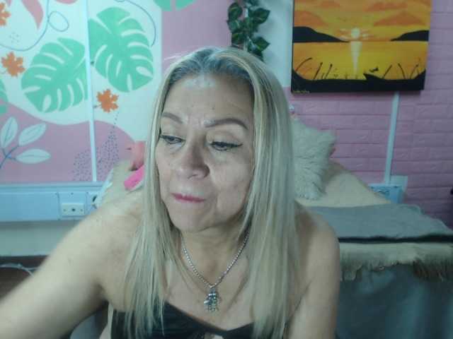 valeria-sexy live cam on BongaCams