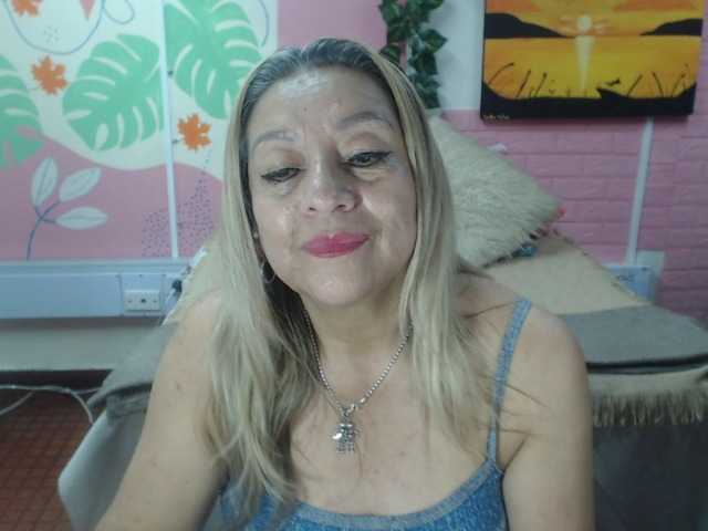 valeria-sexy live cam on BongaCams