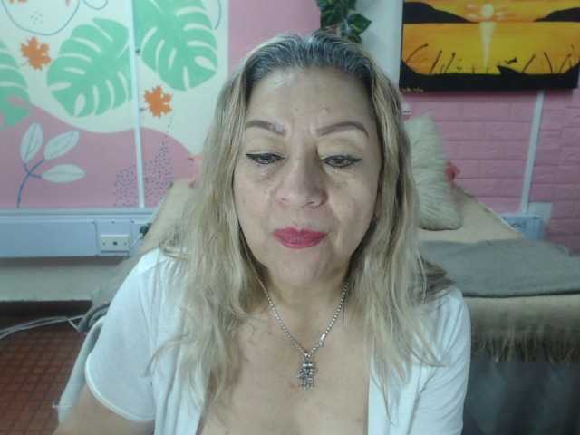 valeria-sexy live cam on BongaCams