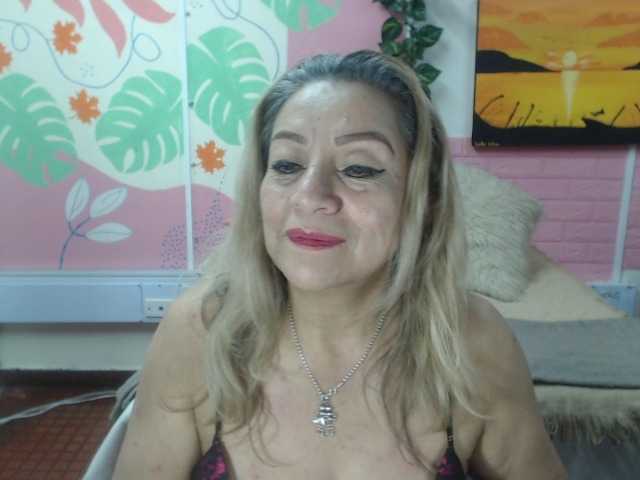valeria-sexy, en directo ahora en BongaCams