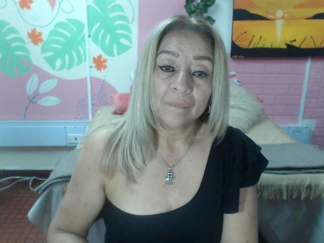 valeria-sexy live cam on BongaCams