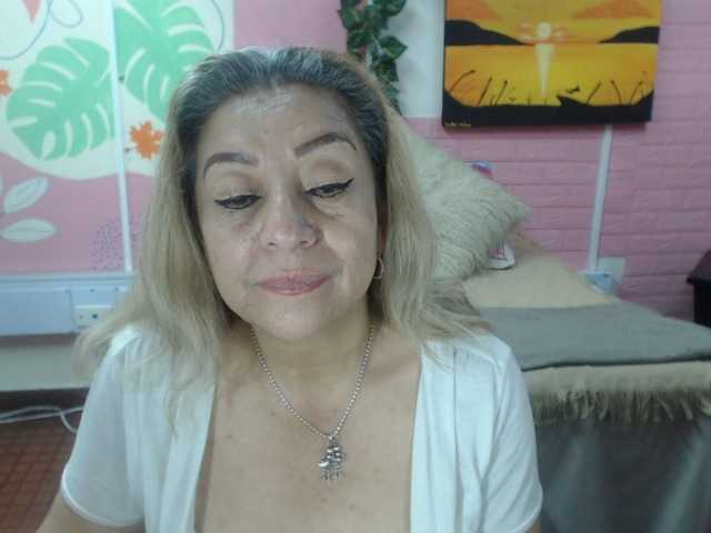 valeria-sexy live cam on BongaCams