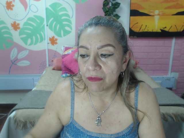 valeria-sexy live cam on BongaCams