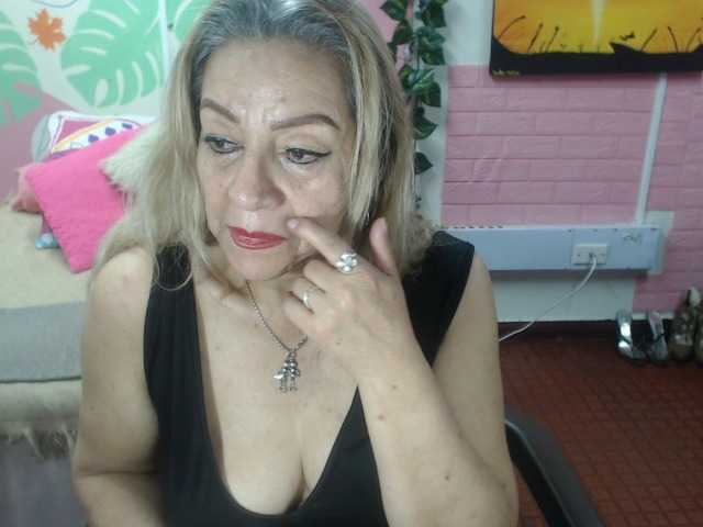 valeria-sexy live cam on BongaCams
