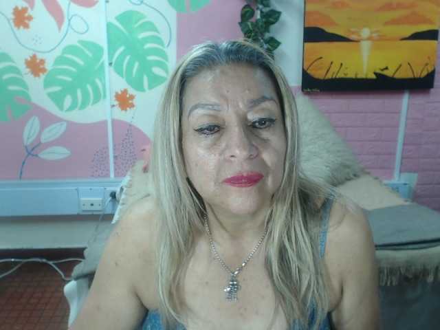 valeria-sexy live cam on BongaCams