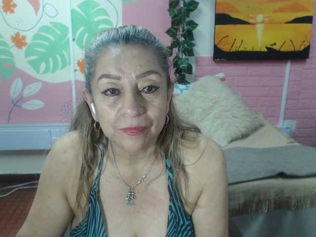 valeria-sexy live cam on BongaCams