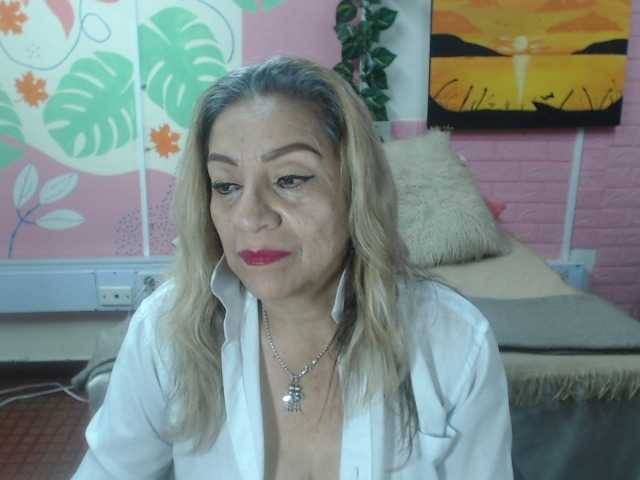 valeria-sexy live cam on BongaCams