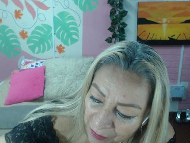 valeria-sexy live cam on BongaCams